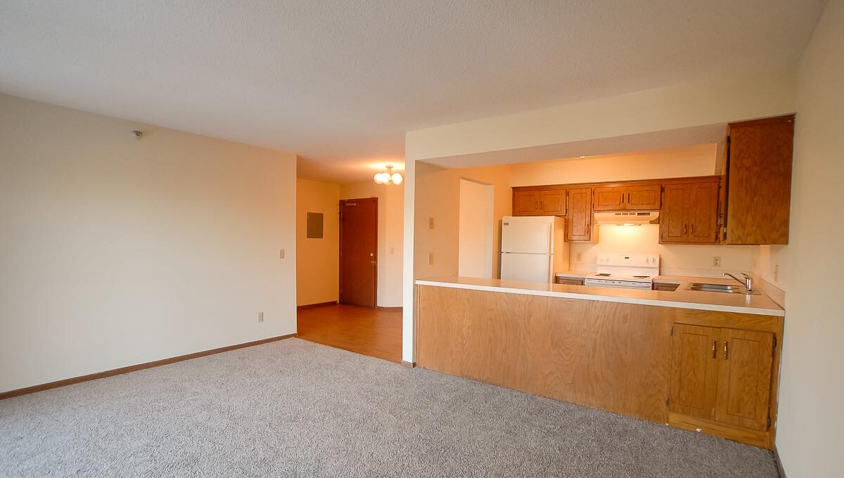 Minneapolis-Apartment-for-Rent-10303 Hanson Blvd NW Coon Rapids-04